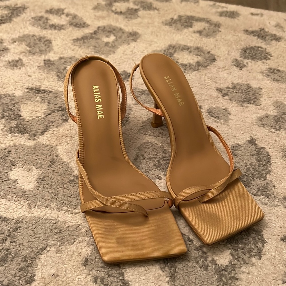WORN TWICE! Tan sling back, great heel height